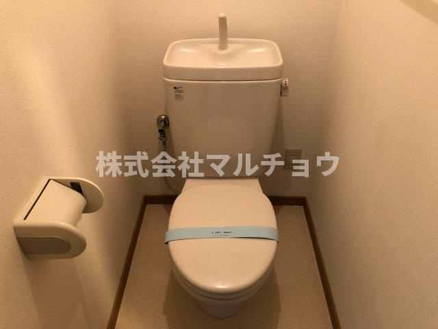 コーポラス・栄のトイレ|ゆったりとした空間のトイレです