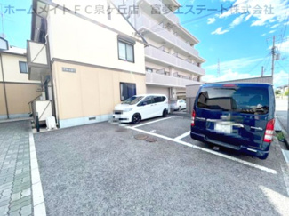 【駐車場】