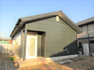 【外観】 | 人気エリアにリフォーム済み平屋物件の登場です！
内外装ともに充実のリフォーム内容♪