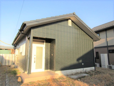 【外観】 | 中古平屋建て　甲斐市篠原A | 人気エリアにリフォーム済み平屋物件の登場です！
内外装ともに充実のリフォーム内容♪