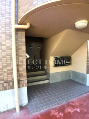 【エントランス】 | マーサヴィラ | 清潔なエントランスです