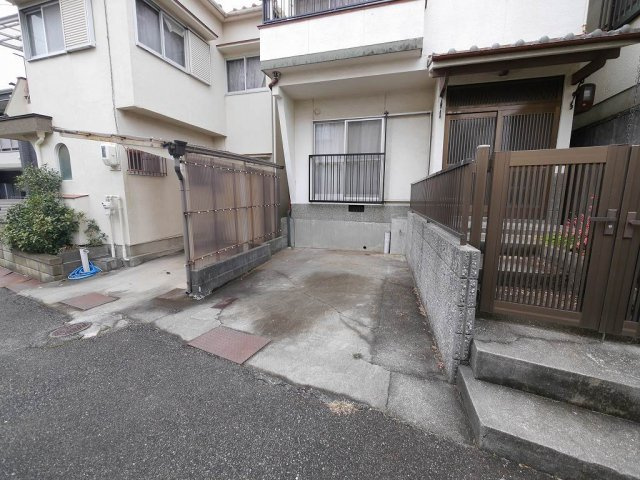 鈴蘭台北町７丁目貸家の駐車場|※サイズ要確認