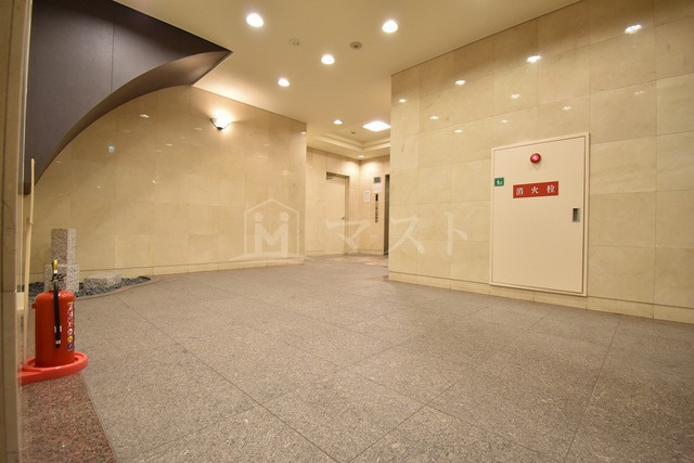 パウゼ大手前のロビー