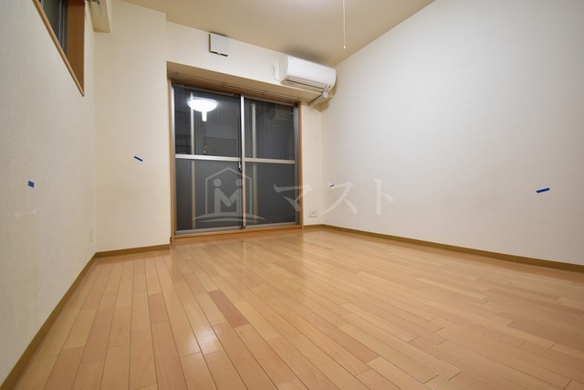 パウゼ大手前の居間・リビング|※同物件別号室参考写真