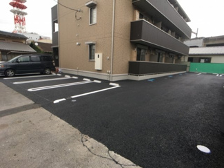 【駐車場】