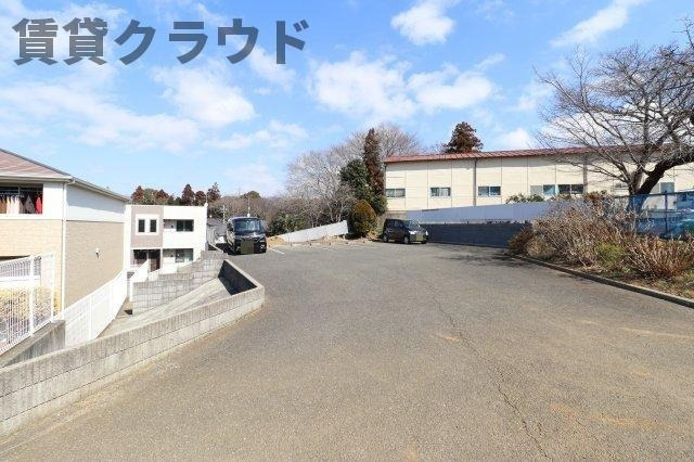 スプリングチェリーⅡの駐車場