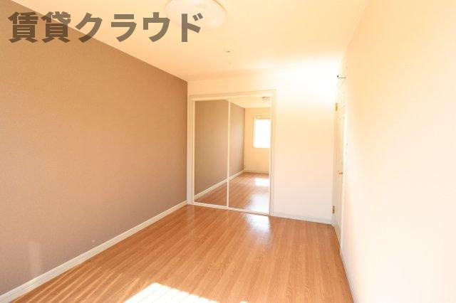 スプリングチェリーⅡの寝室|内装は落ち着いています