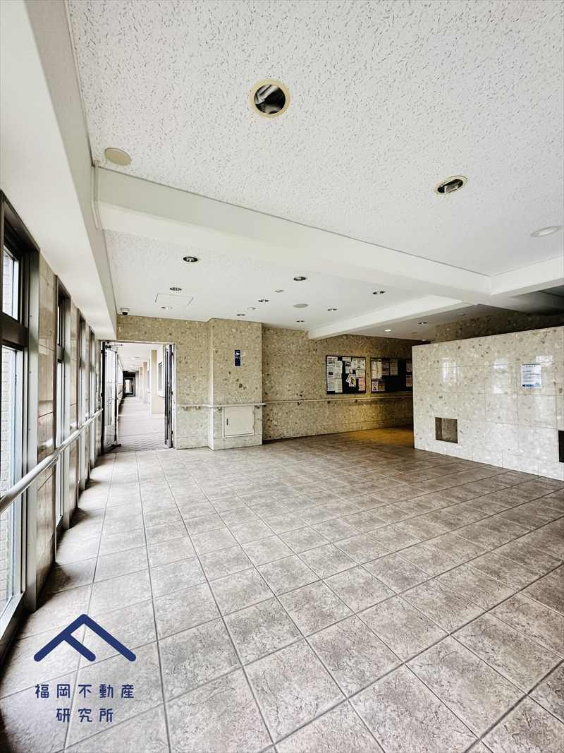 コアマンション和白丘ネクステージA棟のエントランス