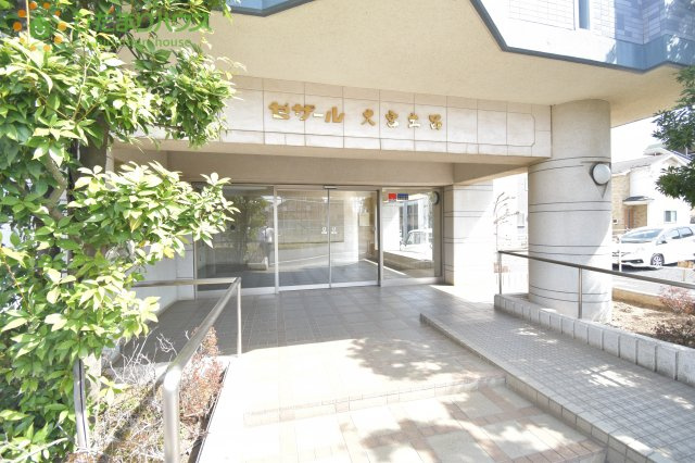 北区土呂町2丁目　中古マンション　セザール大宮土呂のエントランス