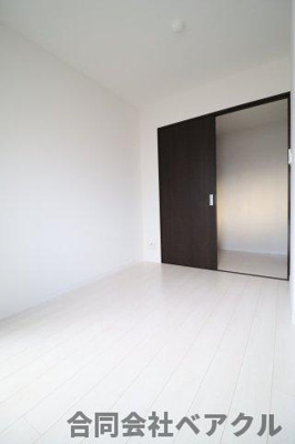 【寝室】 | With京Grandes | 使い勝手のいい寝室です