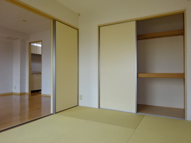 サンルーフパークマンションの収納|和室