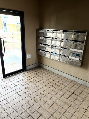 【エントランス】 | エテルナ鴨島 | 落ち着いたエントランスです