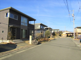 【前面道路含む現地写真】 | 前面道路含む現地写真です