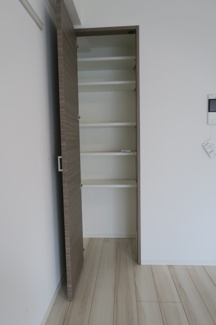 【収納】 | ティモーネ　プレミアム押上 | 2つ目の収納。
押上の賃貸物件。
「ティモーネプレミアム押上」のことなら(株)メイワ・エステートへ