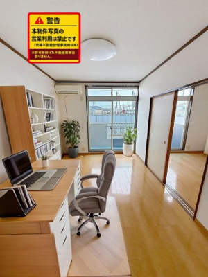 【居間・リビング】 | グリーンハウス | 本画像はAIにて加工した画像になります。実際には家具の配置はありません。