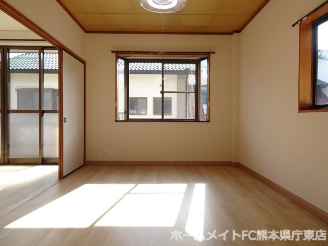 熊本市中央区萩原町のアパートの洋室