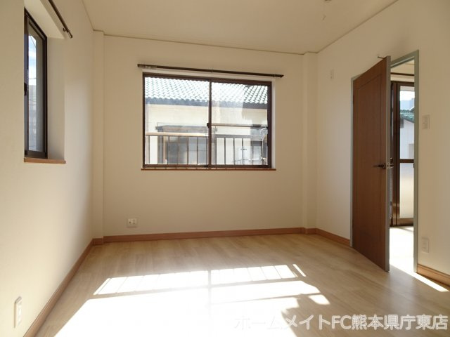熊本市中央区萩原町のアパートの洋室
