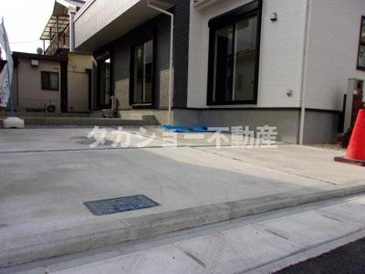 【駐車場】 | ブルーミングガーデン市原市五井 | 駐車場に車を止められます