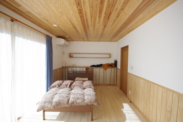 宇都宮市幕田町　戸建の寝室|木のぬくもりを感じる寝室