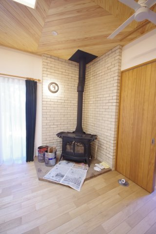 宇都宮市幕田町　戸建のその他|薪ストーブはお家の中全体を暖めてくれます