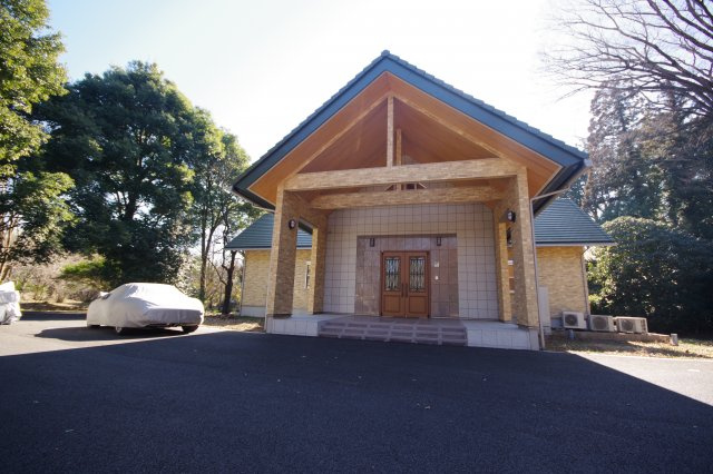 宇都宮市幕田町　戸建の玄関|重厚な造りの玄関です