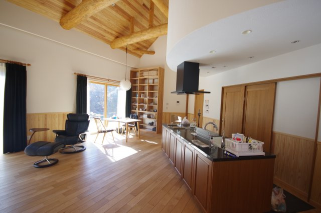 宇都宮市幕田町　戸建のキッチン|使いやすいアイランドキッチンはIHです