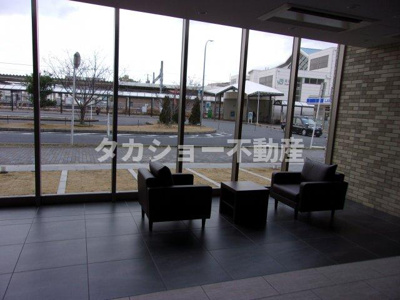 【エントランス】 | ウィザースレジデンス浜野駅前Ⅱ（新築未入居） | 落ち着いたエントランスです