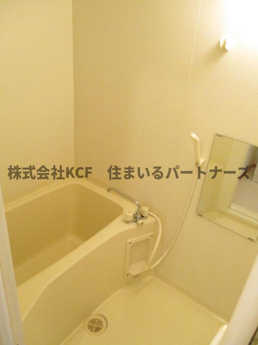 マーサ・ジュネスの浴室|コンパクトで使いやすいお風呂です