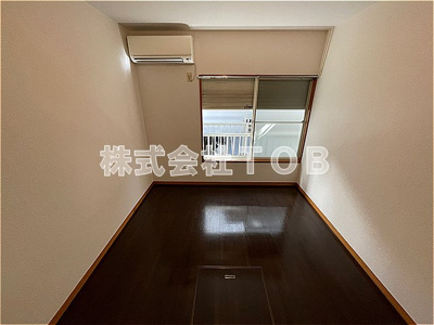 【設備】 | ヴィラローズ | エアコン　防犯シャッター