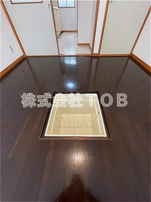 【その他】 | ヴィラローズ | 洋室　床下収納