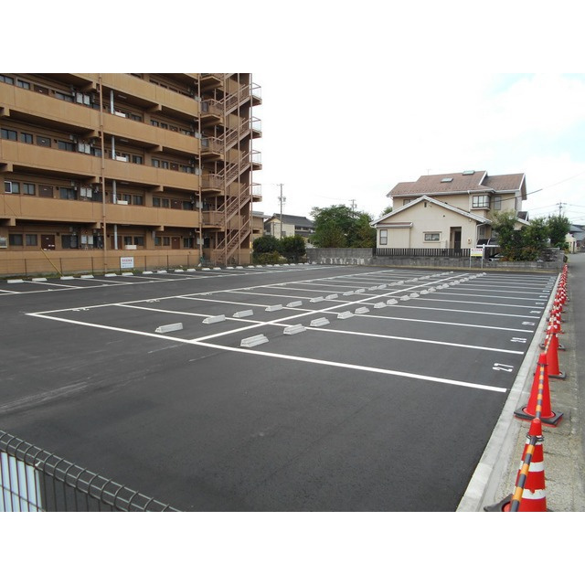 岐阜市清の駐車場の外観