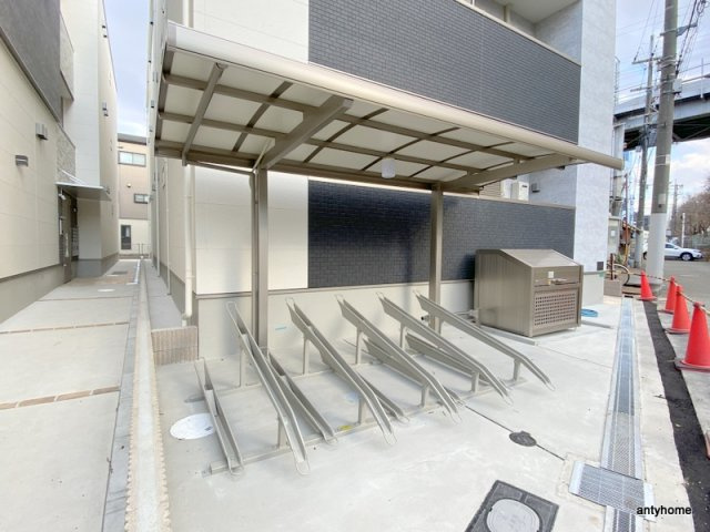 フジパレス十三北Ⅱ番館 仲介手数料無料の駐車場