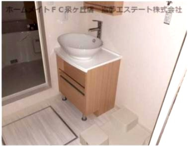 【洗面所】 | フジパレス聖ヶ丘 | 忙しい朝には欠かせない洗面所です