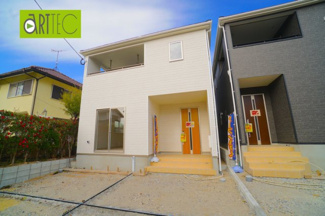 【外観】 | こちらの物件が気になるようでしたら、0120-300-697までお気軽にご連絡ください♪人生でいちばん大きなお買い物です、いつでもご案内いたします。ゆっくりご見学ください現地だからわかる事があります