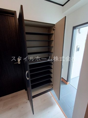 【収納】 | セントラル前芝 | 別部屋写真です。