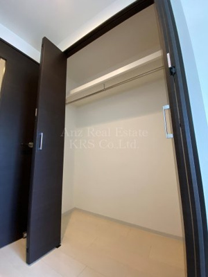 【収納】 | レジュールアッシュ九条 | たっぷり入るクローゼット！整理整頓をサポート！