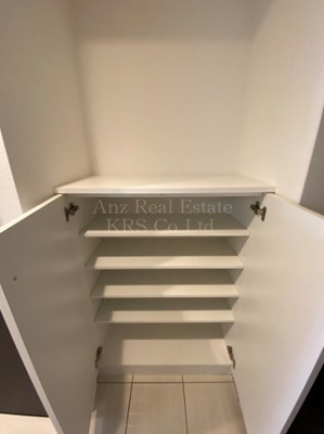 【設備】 | レジュールアッシュ九条 | 玄関には便利なシューズボックスがあります！