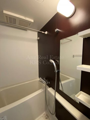 【浴室】 | レジュールアッシュ九条 | 浴室暖房乾燥機能付き♪雨の日の洗濯物干しや防カビ対策に！