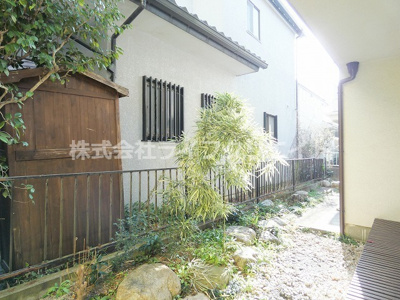 【庭】 | 程久保貸家