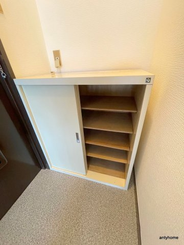 キャロル江坂　仲介手数料無料の収納