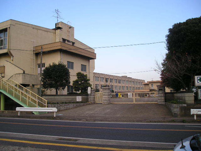 綾瀬市立綾瀬小学校　650ｍ