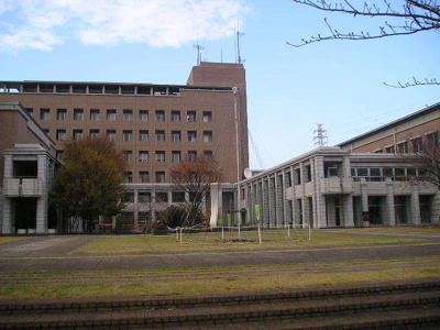 綾瀬市役所　1300ｍ