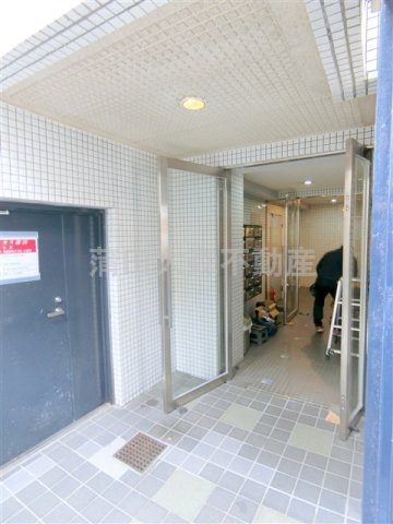 サーカス蒲田のエントランス|TVモニター付オートロック　ALSOK24時間セキュリティー付！エントランス　