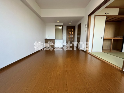 【居間・リビング】 | アミ浜田山 | 13.4帖※同間取り反転タイプ写真です