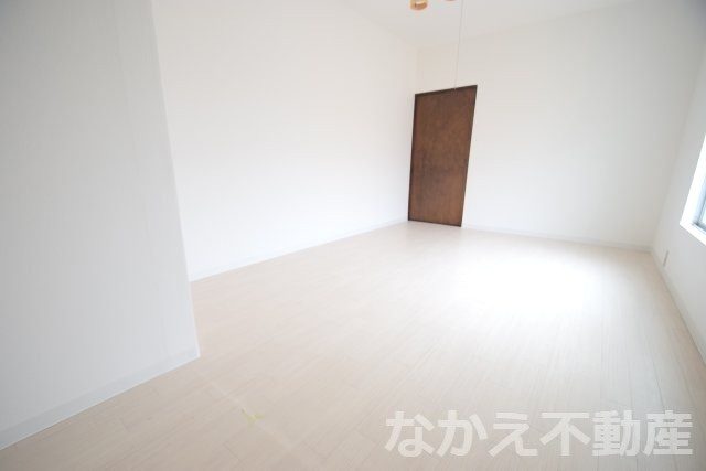 【寝室】 | 広くて明るい寝室