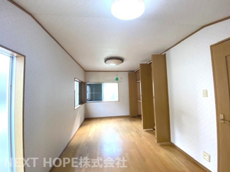 【洋室】 | 宝塚市千種２丁目中古戸建 | 洋室９帖です♪大変明るく開放的な室内です！！ぜひ現地でご確認ください(^^)