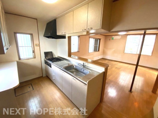 【キッチン】 | 宝塚市千種２丁目中古戸建 | 対面式システムキッチンです♪お料理しながらリビングのご家族との楽しい会話がは済みますね(^^)
