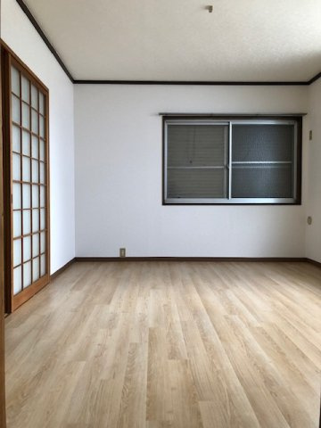 サンコ－ハイツの洋室