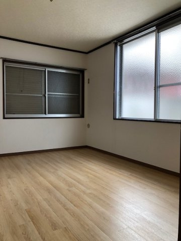 サンコ－ハイツの洋室