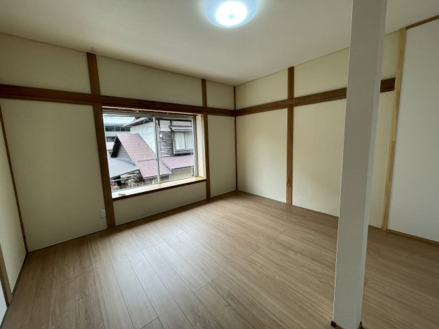 みちガエル家・坂下の洋室